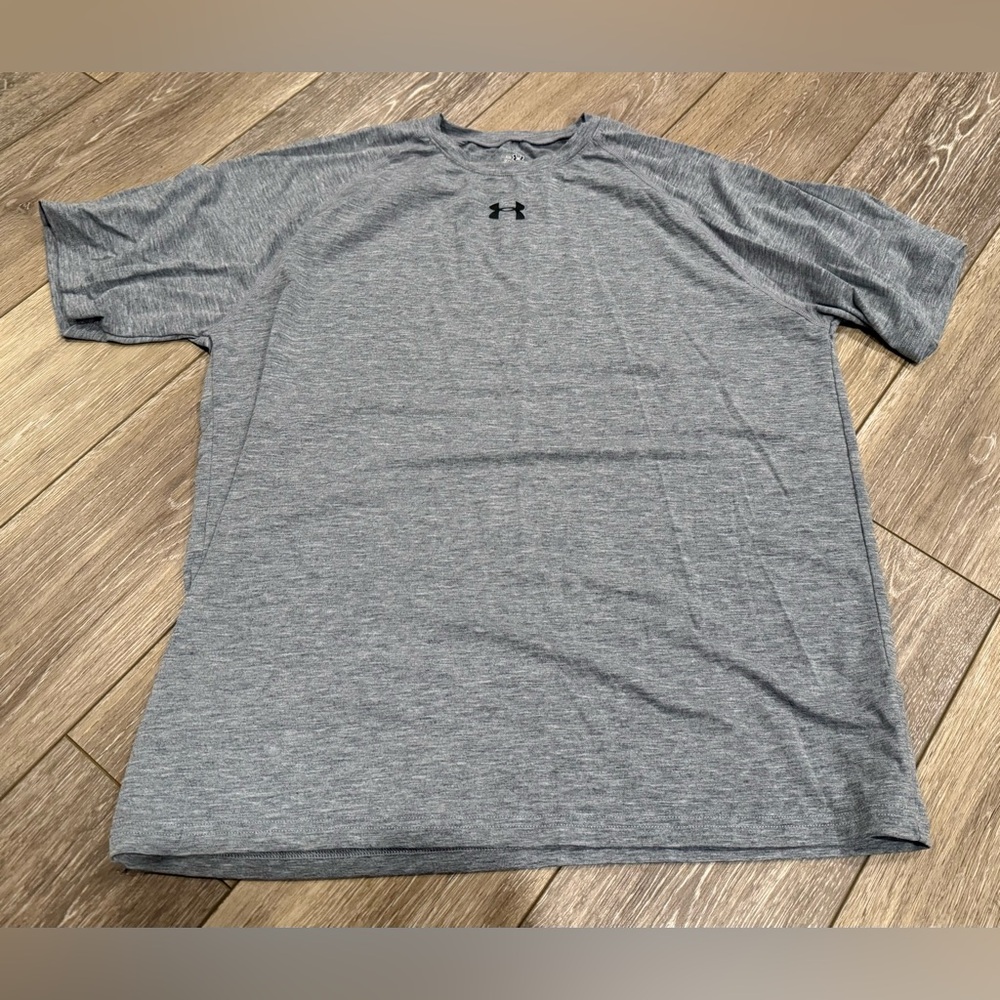 Under Armour Men’s Grey T-Shirt